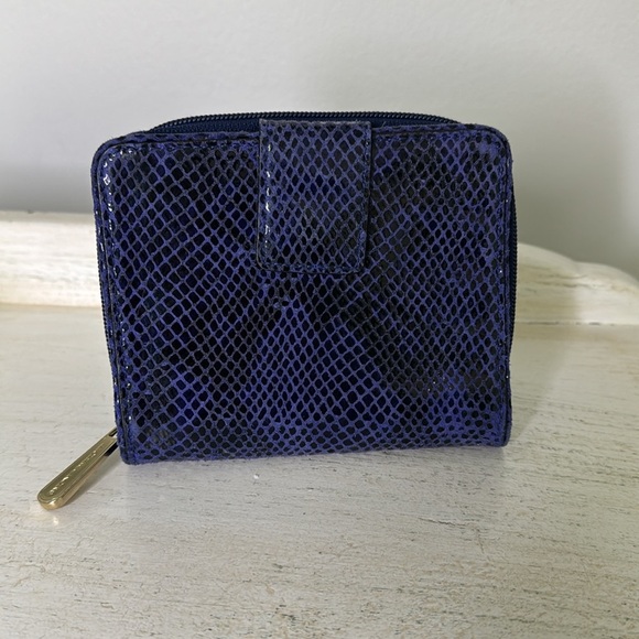 Michael Kors Blue Snakeskin EmbossedTextured Wallet with Gold Hardware - Picture 6 of 9